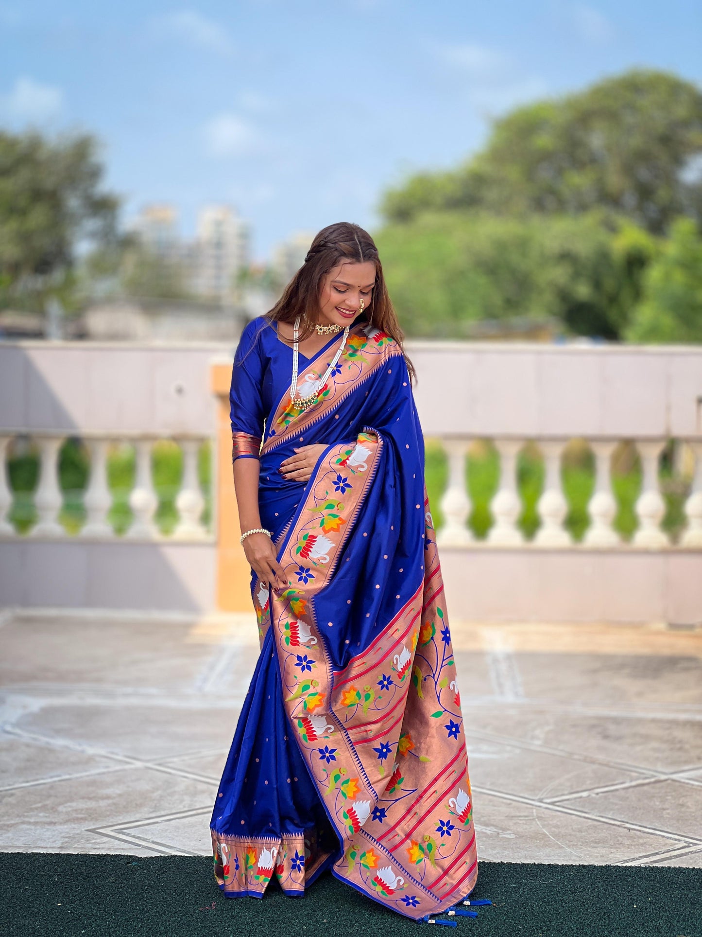 RAJHUNS PAITHANI