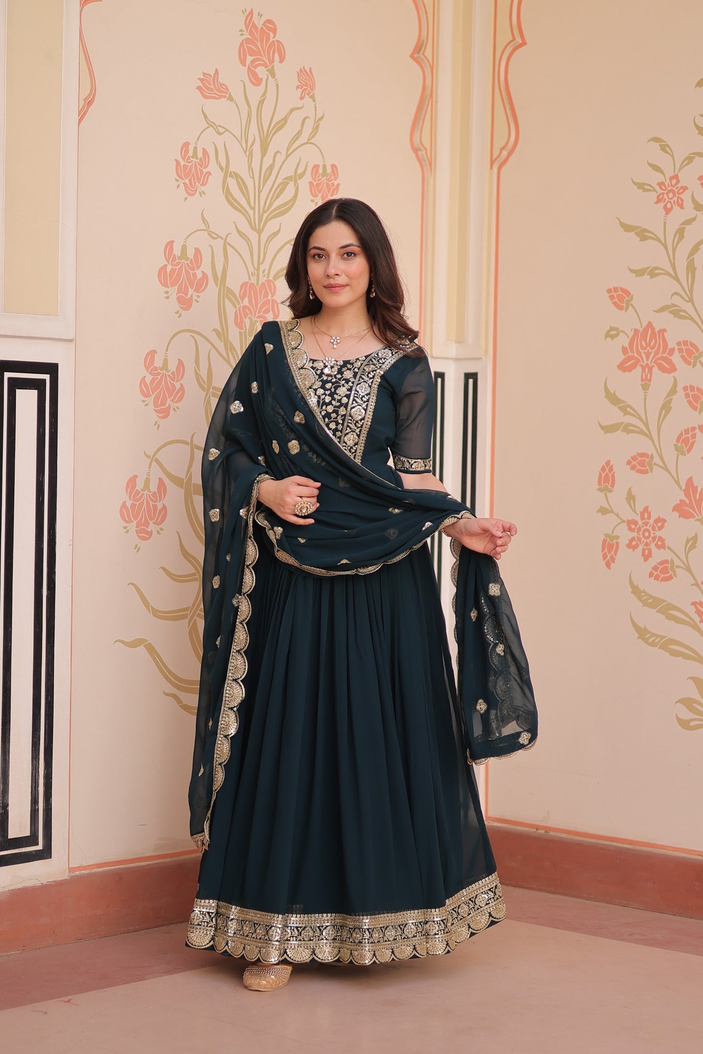 ✨Designer Faux Blooming Embroidered Gown Set ✨