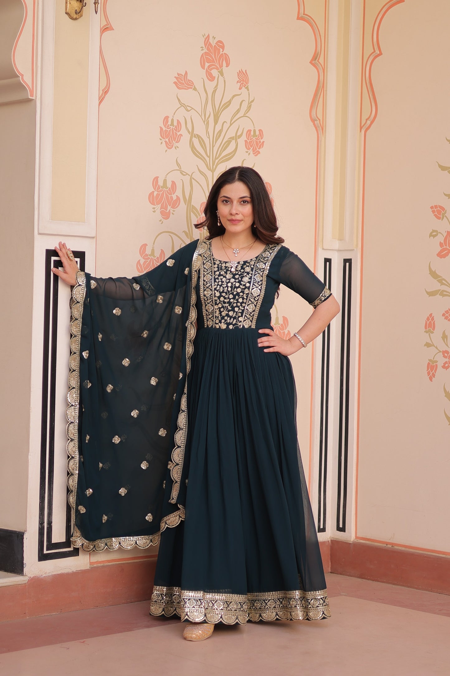 ✨Designer Faux Blooming Embroidered Gown Set ✨