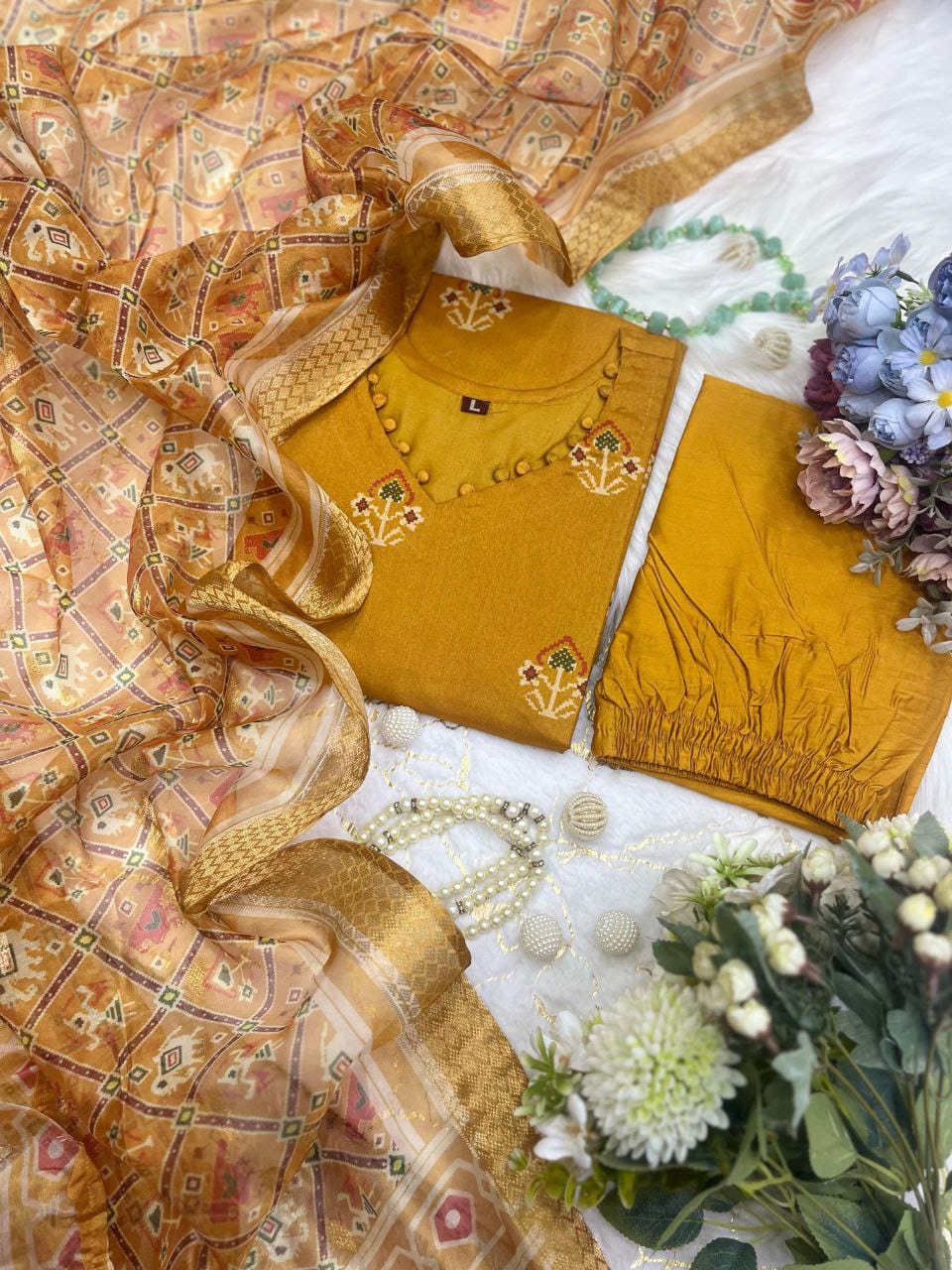 ✨ New Arrival – Elegant Simmer Silk Suit Set ✨