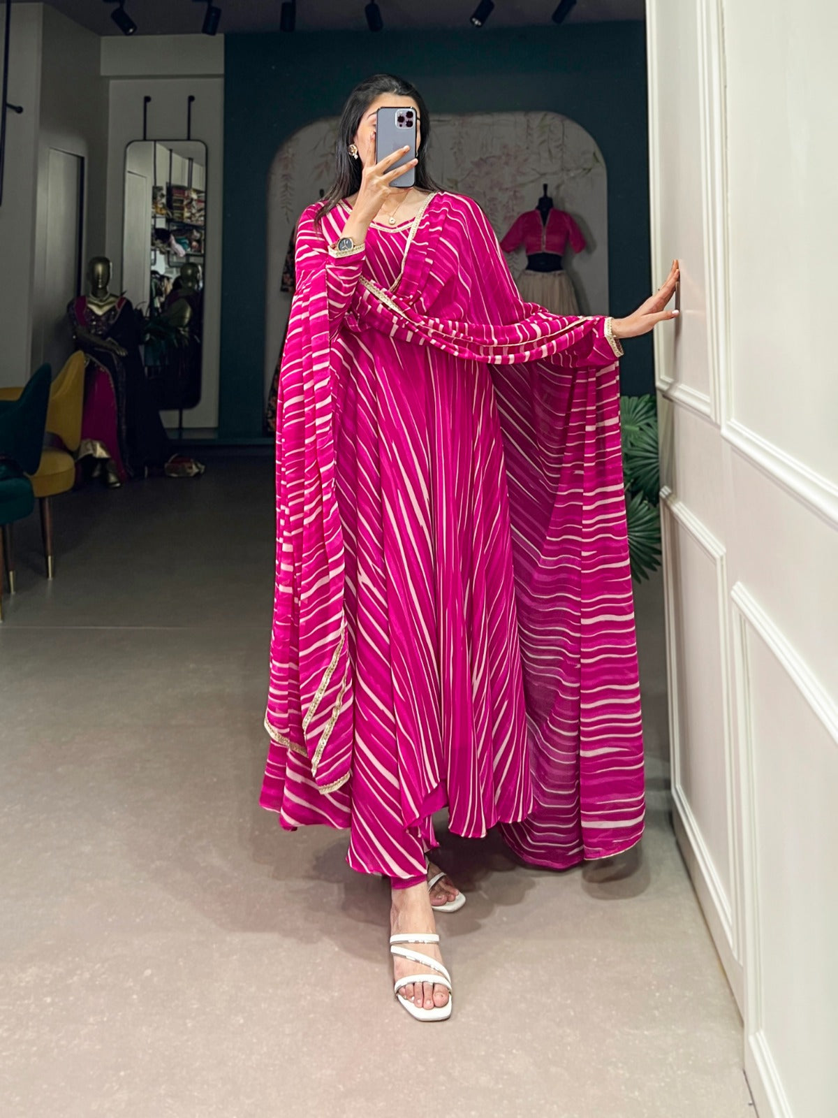 🌸 Flow into Festive Vibes with Leheriya Charm 💫 🌸