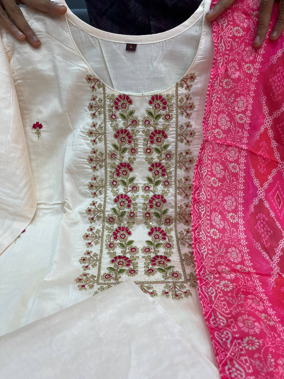 🌸 Graceful Banarasi Bandhej Suit Set ✨
