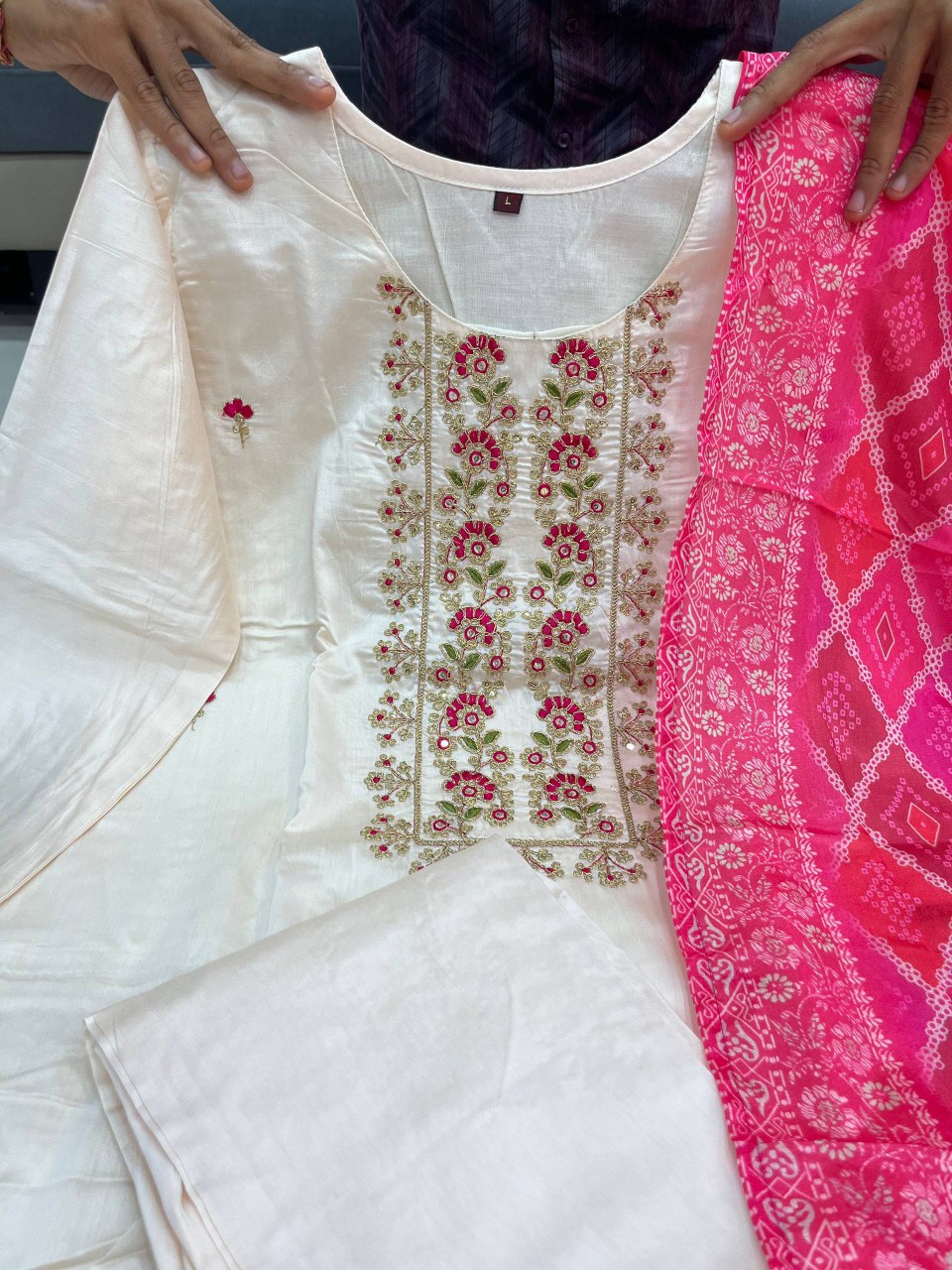 🌸 Graceful Banarasi Bandhej Suit Set ✨