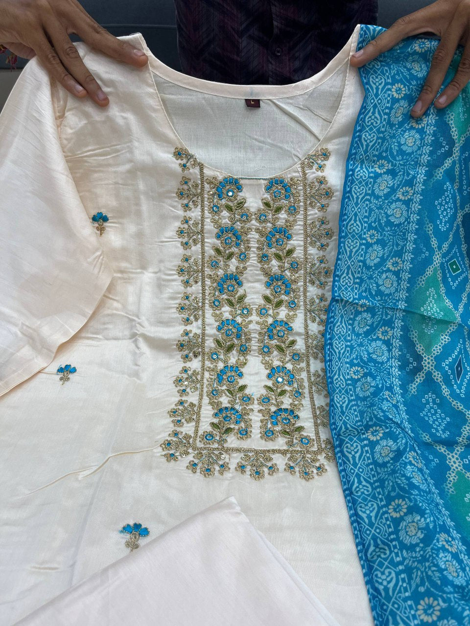 🌸 Graceful Banarasi Bandhej Suit Set ✨