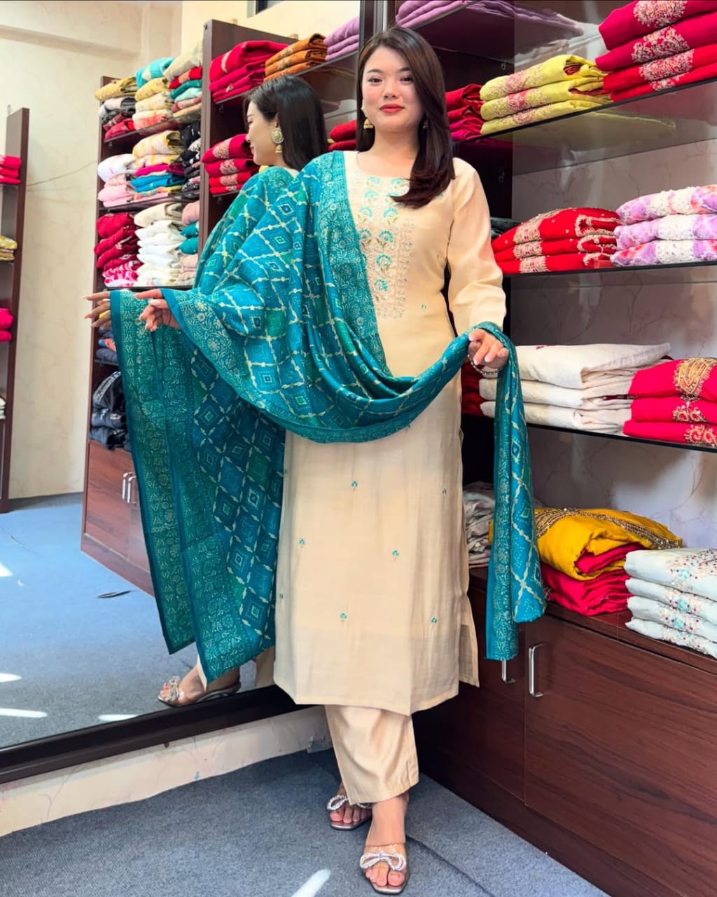 🌸 Graceful Banarasi Bandhej Suit Set ✨