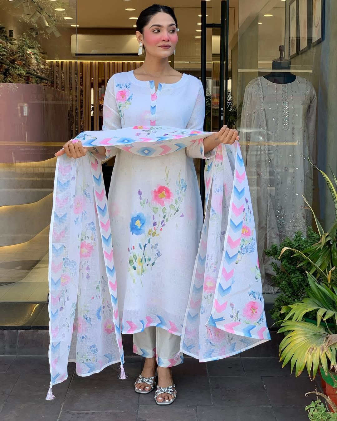 Lightweight Pure Linen Kurti Set for Festive and Casual Wear