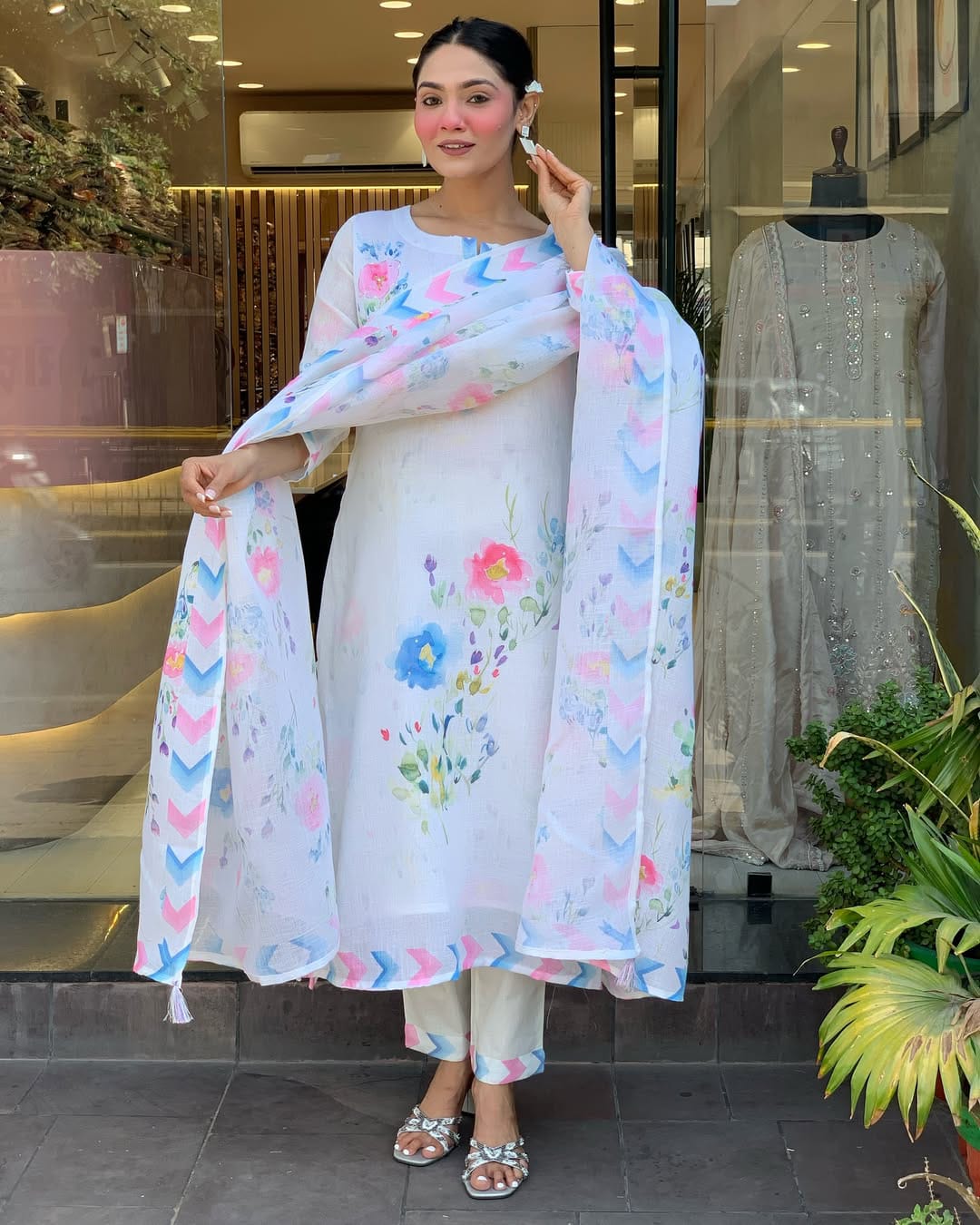 Lightweight Pure Linen Kurti Set for Festive and Casual Wear