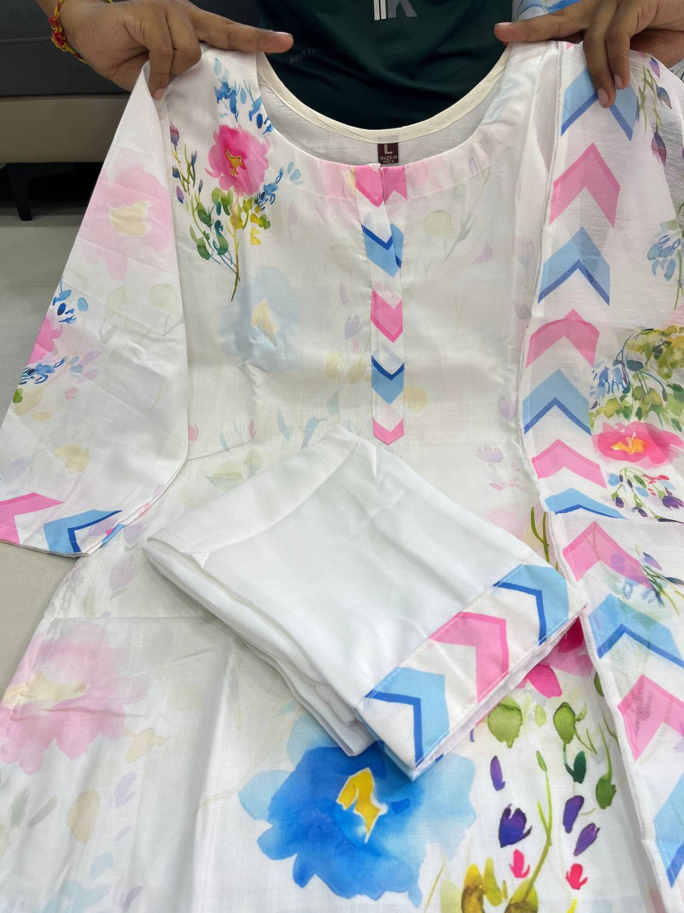 Lightweight Pure Linen Kurti Set for Festive and Casual Wear