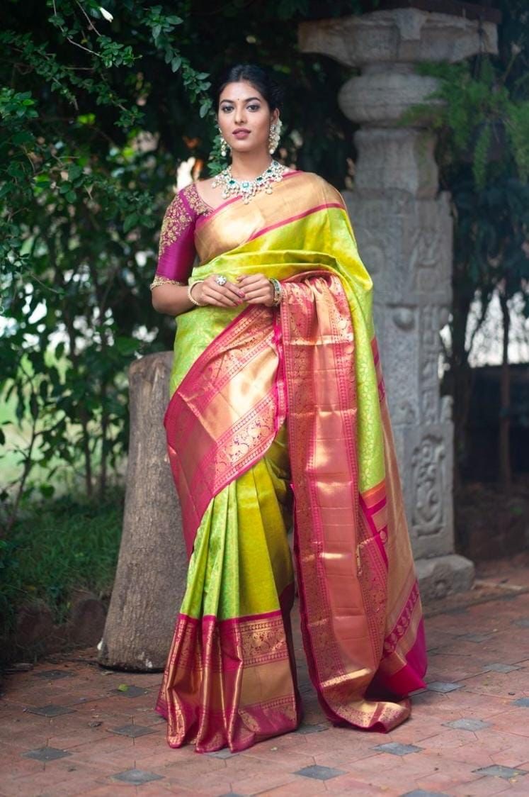 Green  Color Soft Lichi Silk Saree