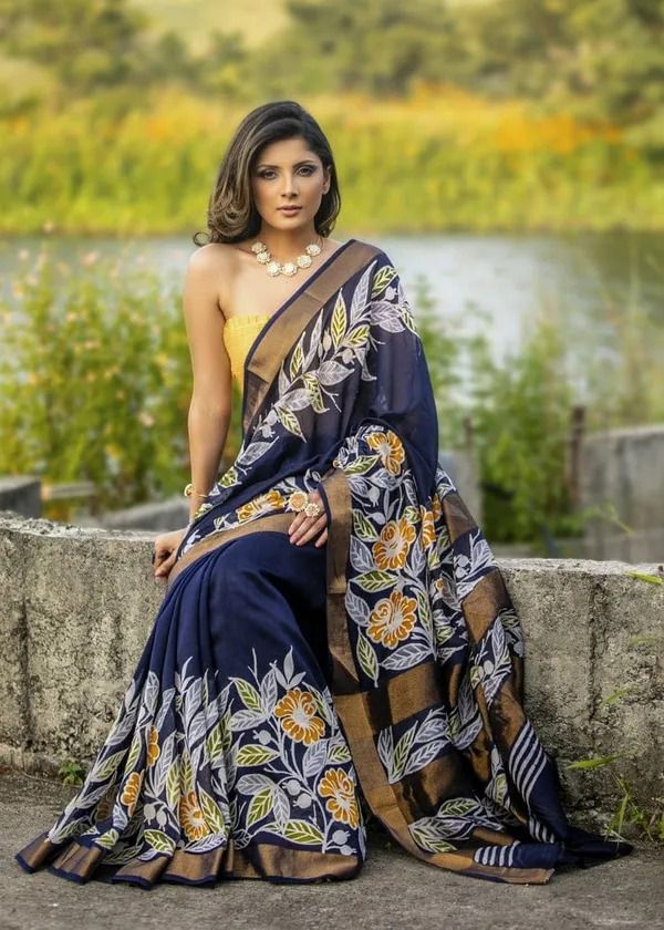 Pure Linen  Dark Blue    Color Saree with Digital Print in  Flower Design