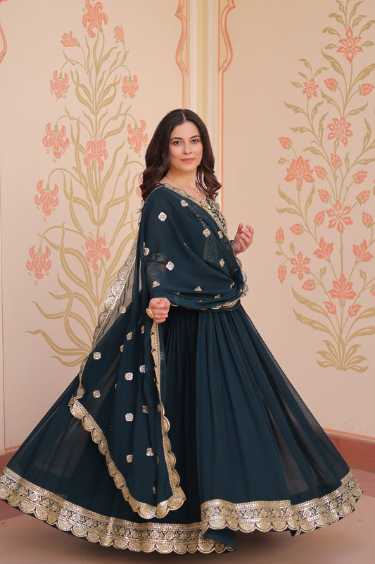✨Designer Faux Blooming Embroidered Gown Set ✨