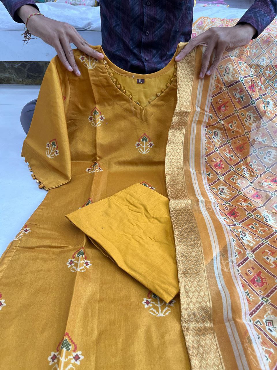 ✨ New Arrival – Elegant Simmer Silk Suit Set ✨
