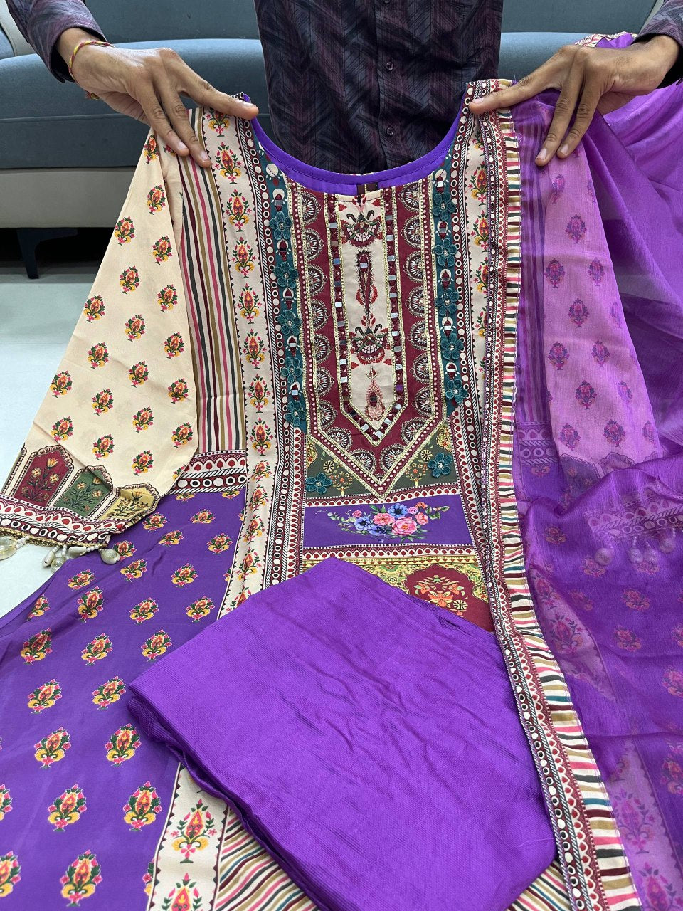 Lightweight Embroidered Kurti Set for Festive Occasions