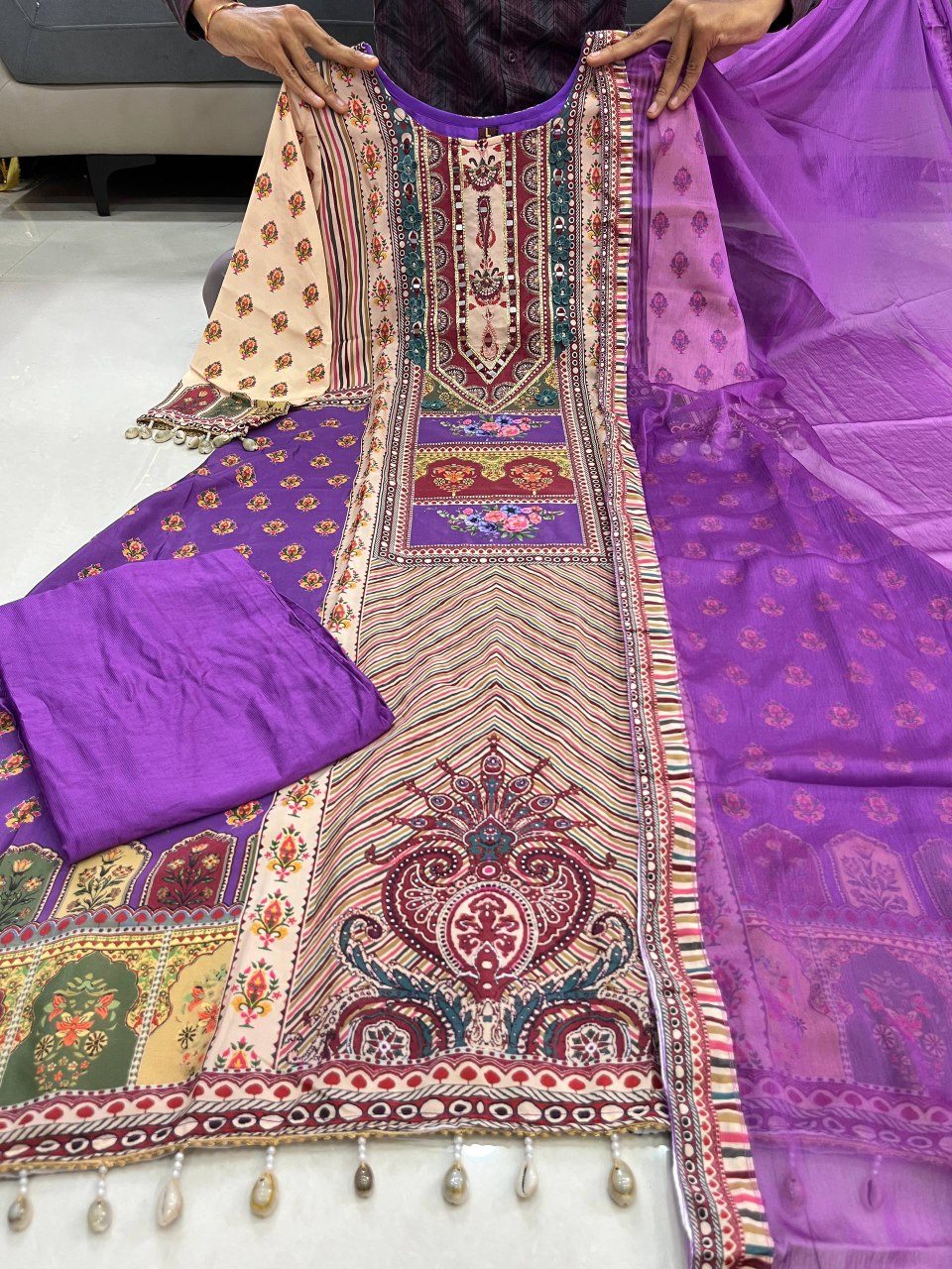 Lightweight Embroidered Kurti Set for Festive Occasions