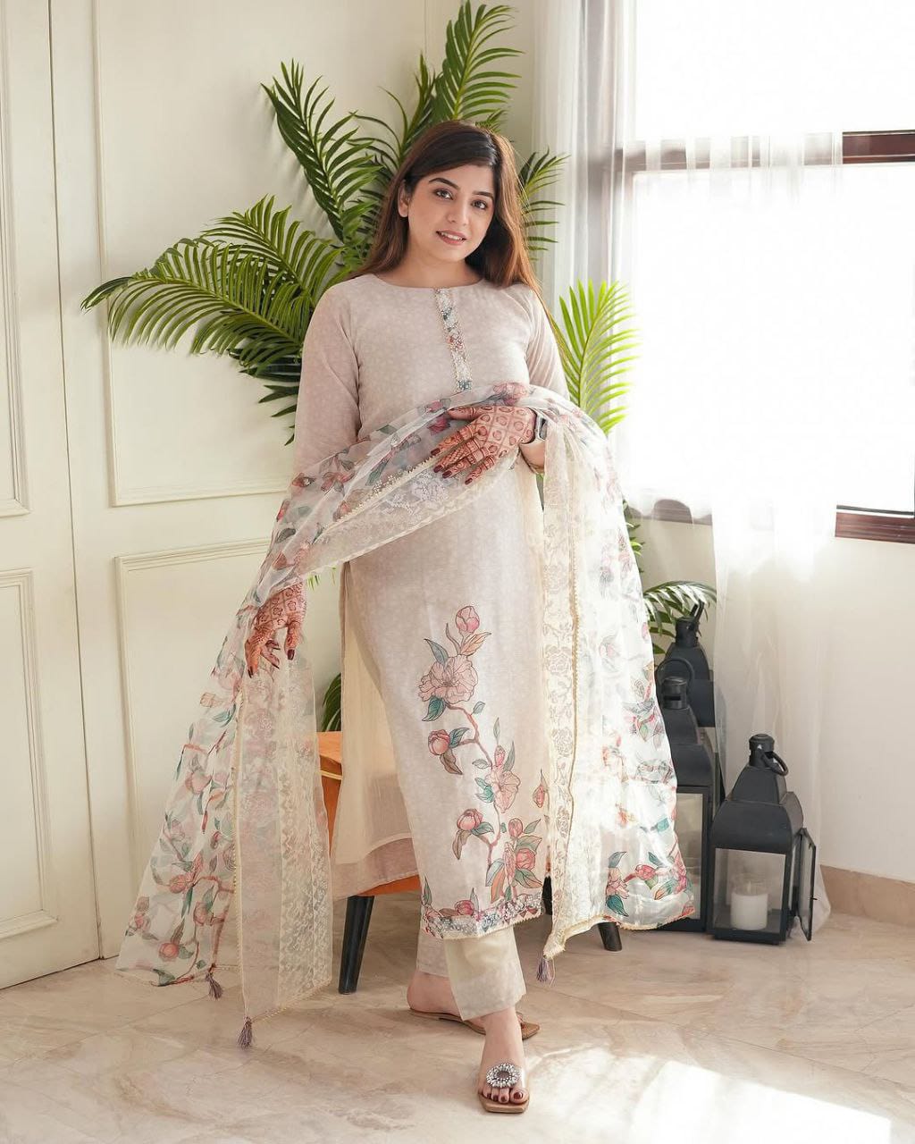 Elegant Printed Lilan Outfit – Her Highness Fashion