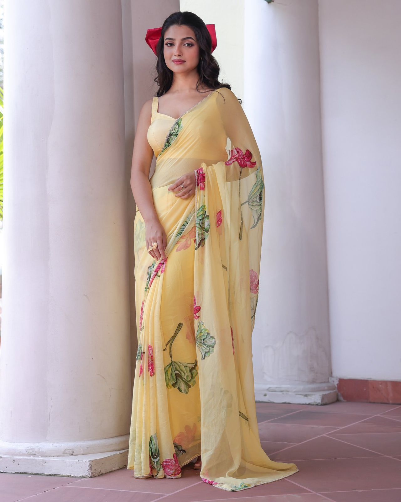 Elegant Floral Design Detailing on Saree