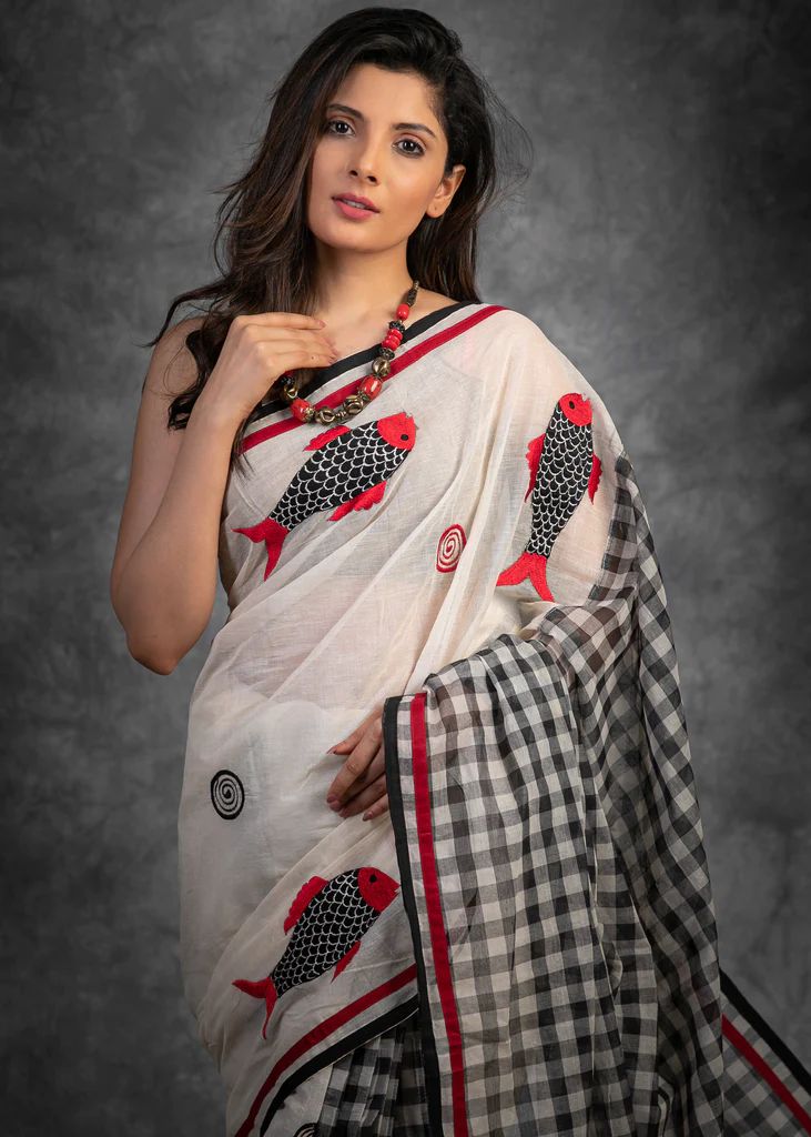 Pure Linen White N Black Color Saree with Digital Print in  Fish Design