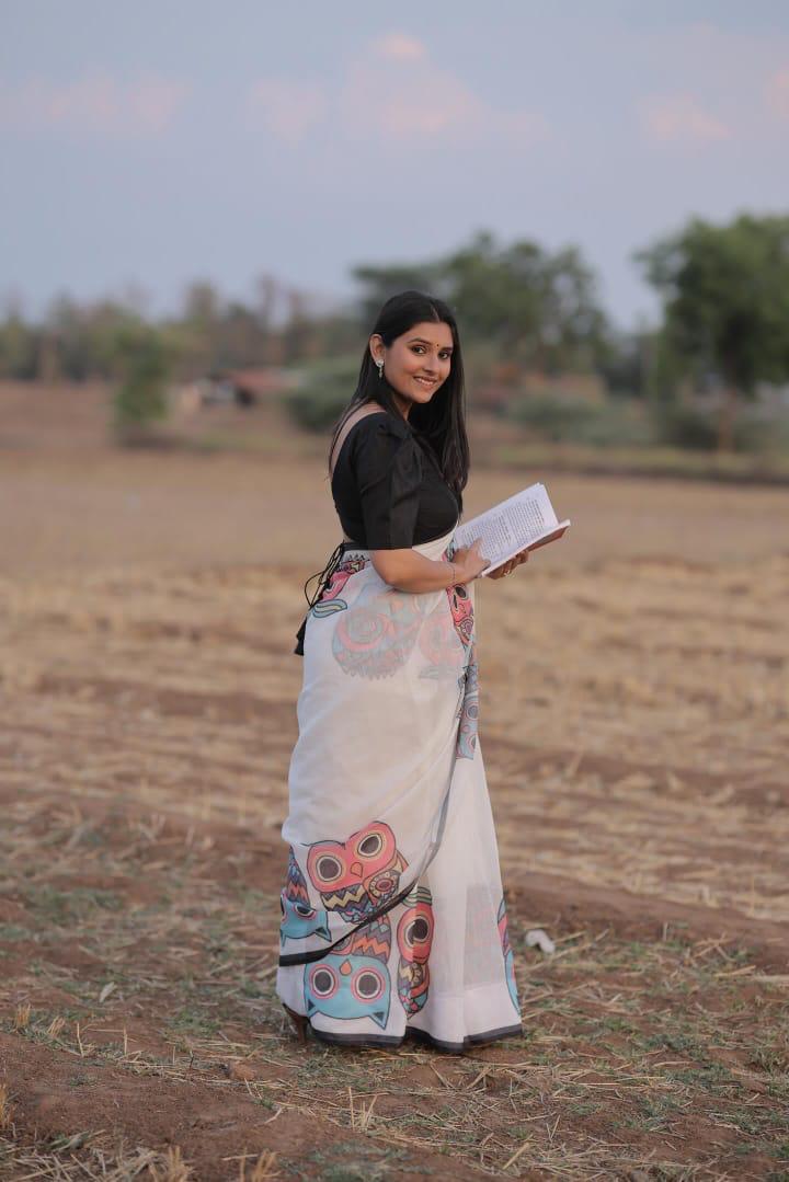 Pure Linen White Color Saree with Digital Print in Traditional Design