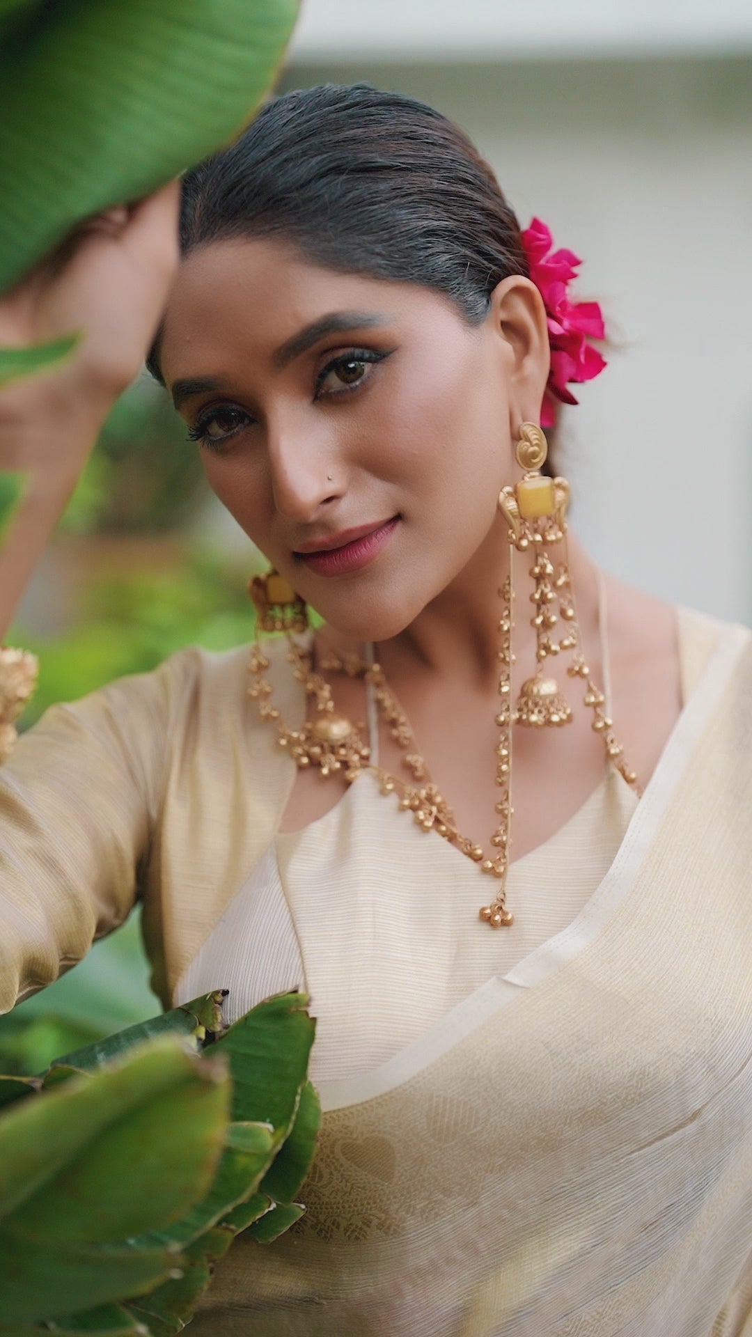 Grace meets grandeur in this Gold Tissue Saree